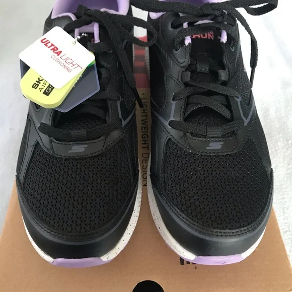 SOLD! New! Women’s Black Skechers Go Run Consistent Vivid Horizon Size 11. - Picture 1 of 8